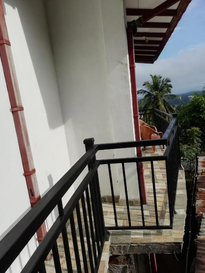 Dreamscape Home Stay Kandy Exterior photo